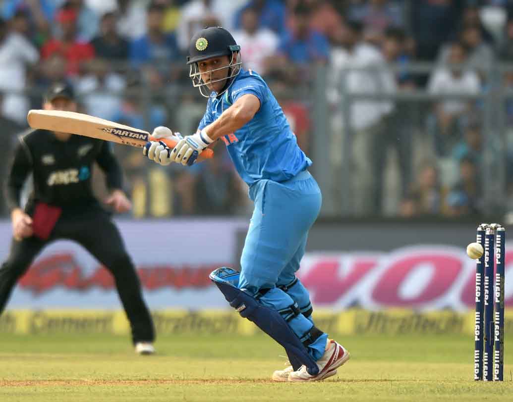 বিপক্ষ নিউজিল্যান্ড, রাজকোট, ২০১৭: শেষ টি২০ ম্যাচেও ভাল পারফর্ম করতে পারেননি ধোনি। ৩৭ বলে ৪৯ রান করে আউট হন ধোনি। এর পর থেকেই টুইটারে ট্রোল্ড হতে থাকেন ধোনি।