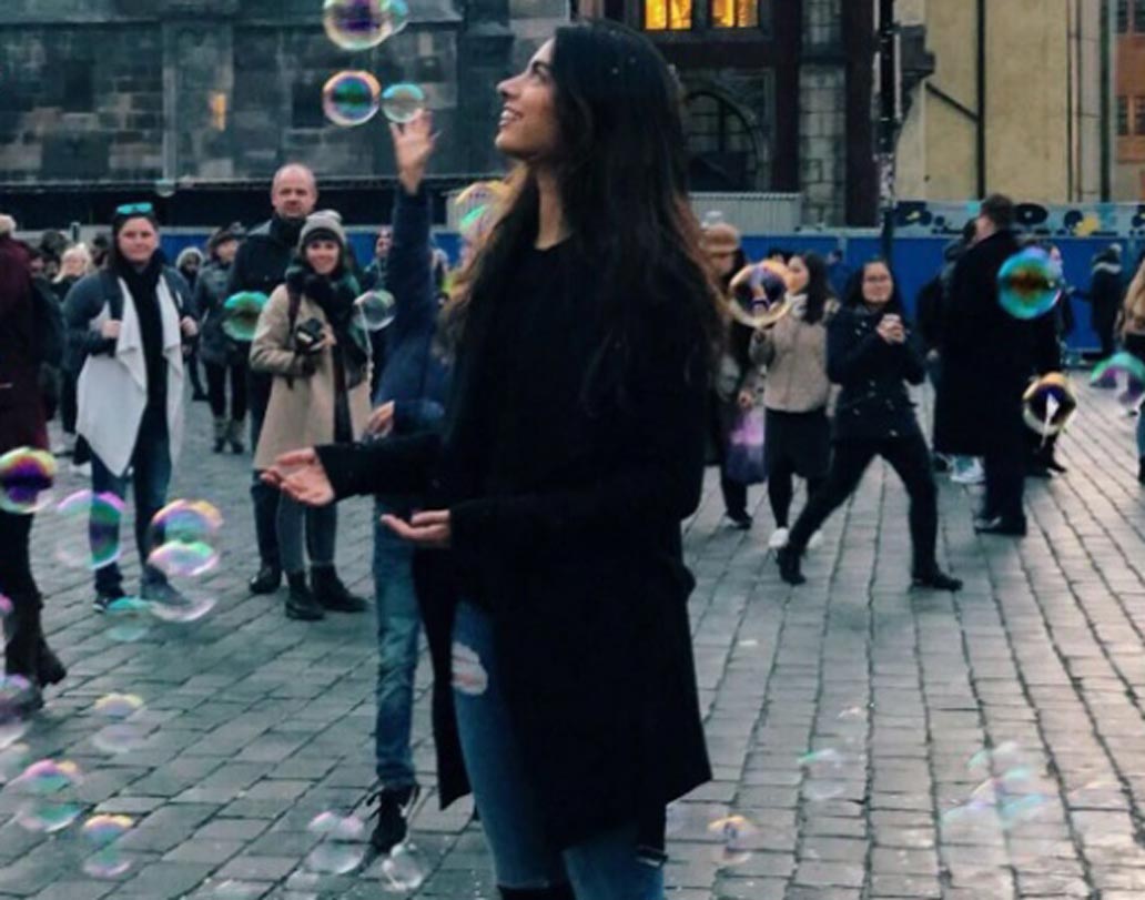 সোমবার ১৭ বছরে পা দিল খুশি। মেয়েকে শুভেচ্ছা জানিয়ে মায়ের পোস্ট, ‘‘হ্যাপি বার্থডে আমার মিষ্টি সোনা। মিস ইউ সো মাচ। লভ ইউ।” তবে জন্মদিন নিয়ে স্পেশাল কী হচ্ছে তা কিন্তু গোপনই রেখেছেন শ্রী।