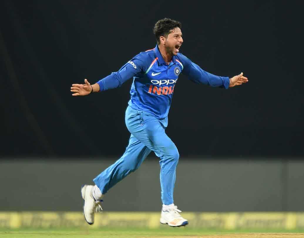 কুলদীপ যাদব: গত ম্যাচে বল হাতে একেবারেই দাগ কাটতে পারেননি অক্ষর। ব্যাটেও রান পাননি। তাই তাঁর বদলে দলে আসতে পারেন ওয়ান ডে-তে সফল হওয়া কুলদীপ।