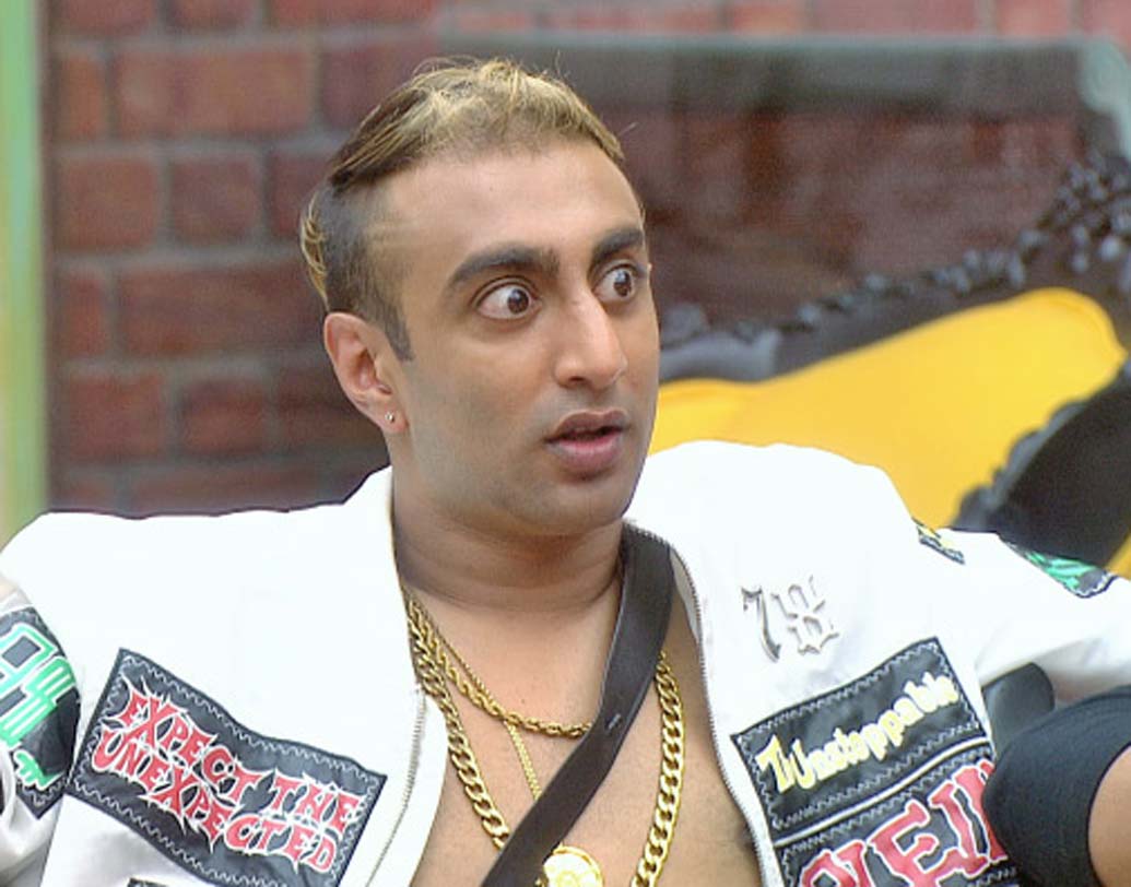 আরেকটি রিয়্যালিটি শো’তেও দেখা গিয়েছিল আকাশকে। ‘সুপার ডিউড’ নামের রিয়্যালিটি শো’টিও সেই সময় বেশ জনপ্রিয় হয়েছিল।