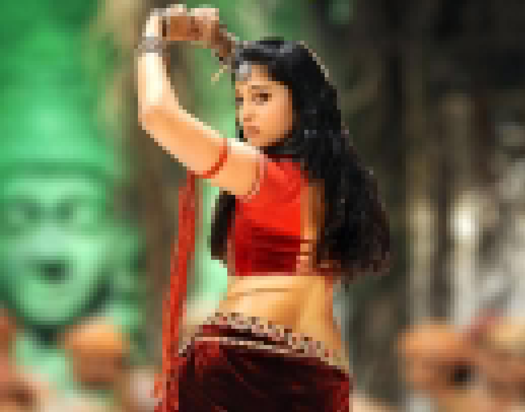 জানেন কি শুধু অভিনয় নয়, পড়াশোনাতেও সমান মেধাবী অনুষ্কা? বেঙ্গালুরুর মাউন্ট কারমেল কলেজ থেকে কম্পিউটার অ্যাপ্লিকেশনে স্নাতক ডিগ্রি রয়েছে অনুষ্কার।