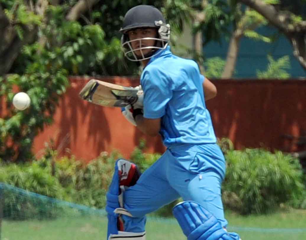 ইশান কিষাণ: ধোনির যোগ্য উত্তরসূরী হতে পারেন তাঁর রাজ্যেরই বাঁহাতি এই তরুণ প্রতিভা। গত বারের রঞ্জিতে ঝাড়খণ্ডকে রানার্স আপ করানোয় তাঁর ব্যাটিংয়ের ভূমিকা ছিল প্রশ্নাতিত।