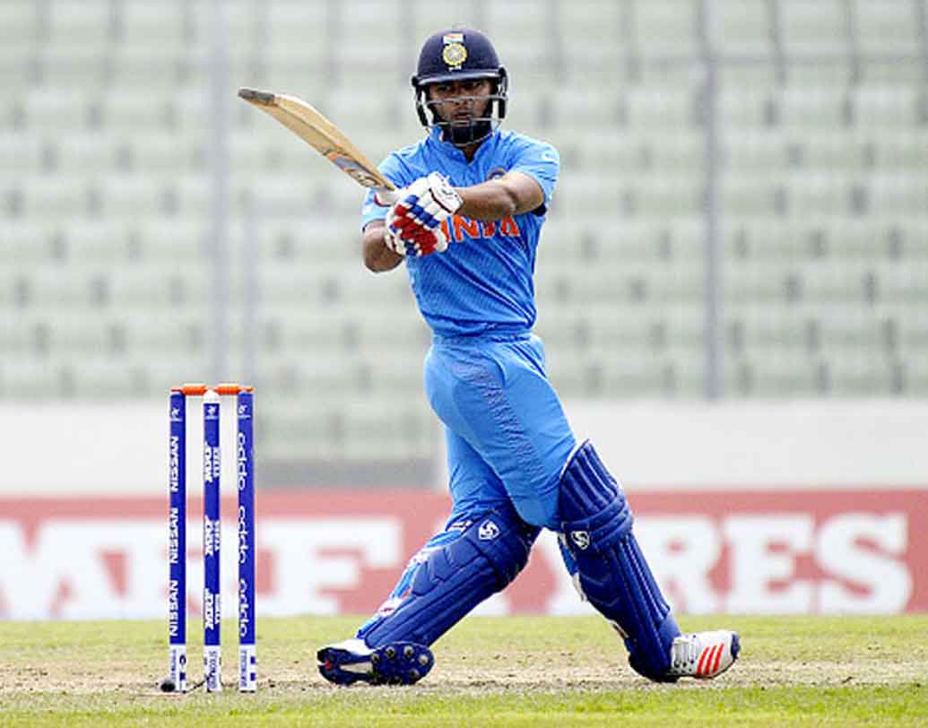 ঋষভ পন্থ: এই তরুণ ব্যাটসম্যানের প্রতিভা নিয়ে কোনও সংশয় নেই বেশির ভাগ ক্রিকেট বিশেষজ্ঞর। কিন্তু সেই ভরসার খুব বেশি দাম এখনও দিতে পারেননি দিল্লির ঋষভ। ভবিষ্যতের তারকা হিসাবে তাঁর উপর লগ্নি করা যেতেই পারে।