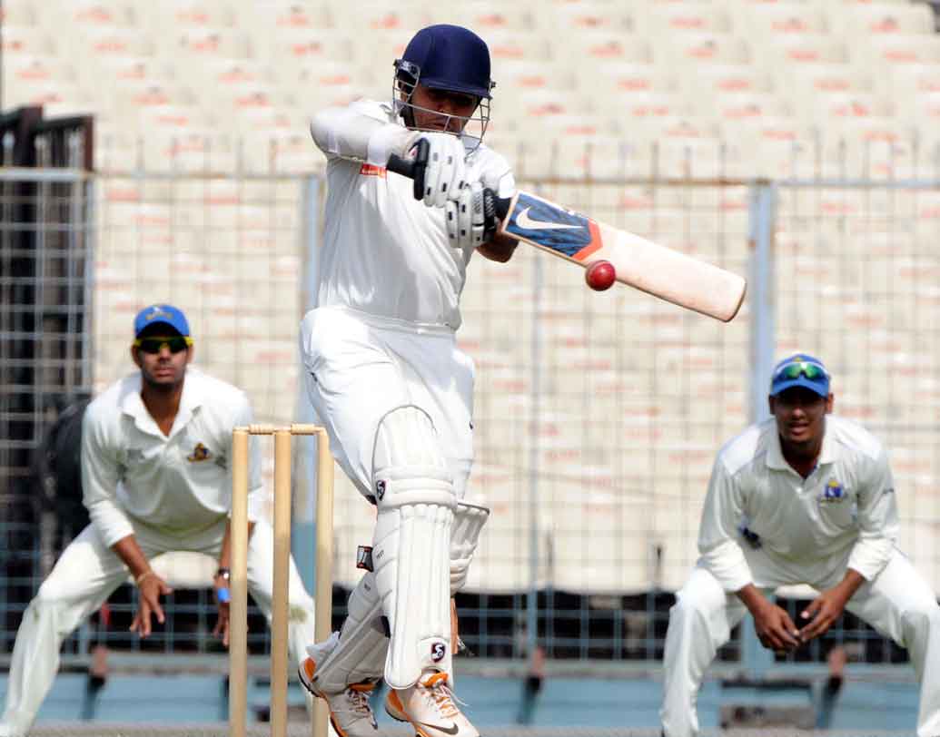 পার্থিব পটেল: এক কালের বিস্ময় বালক এখন ৩১-এর যুবক। ২০১৬-এ অসাধারণ কামব্যাক করেন পার্থিব। টেস্টে একটি সুযোগই কাজে লাগিয়ে নির্বাচকদের নজর কেড়েছেন। আইপিএলেও তিনি যথেষ্ট ভাল ব্যাটিং করেছেন।