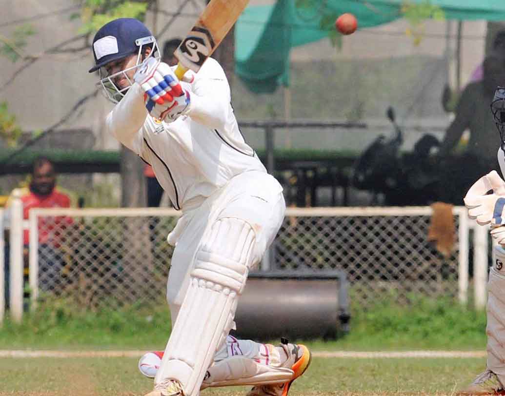 শ্রেয়াস আইয়ার: গত ম্যাচে চার নম্বরে বিরাটের সঙ্গে ভাল পার্টনারশিপ করেছিলেন। তাই আর একটা সুযোগ দেওয়া হল তাঁকে।