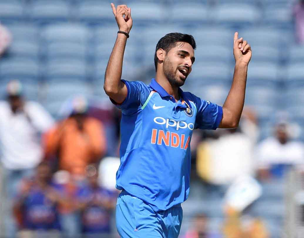 ভুবনেশ্বর কুমার: এই বছর এক অসাধারণ কামব্যাক করেছেন ভুবি। দ্বিতীয় ম্যাচেও যখন প্রায় সব বোলার মার খেয়েছেন, তখন তাঁর বোলিং গড় ছিল ৭.২৫।