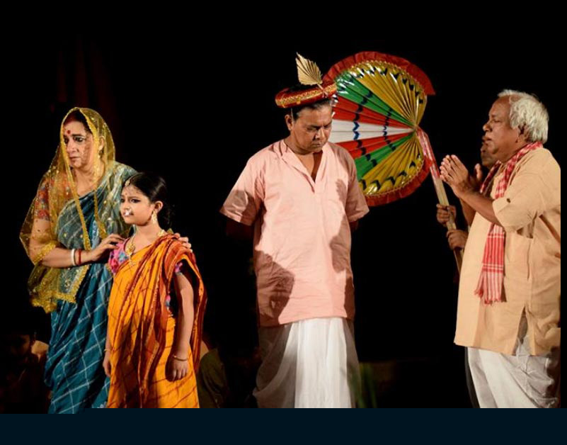 এই মুহূর্তে টেলিভিশনে না দেখা গেলেও অভিনয় থেকে দূরে থাকতে চায় না হিয়া।