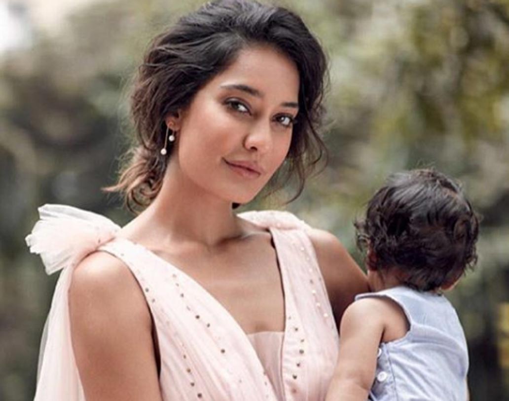 ম্যাগাজিনটির নভেম্বর ইস্যুতেই এই ছবিগুলি ব্যবহার করা হবে।