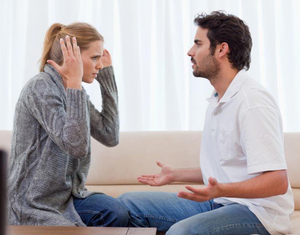 ঘুমের অভাব জেন ওয়াইয়ের খুব বড় সমস্যা। দিনের পর দিন কম ঘুম বা অনিদ্রা শরীরের উপর বিরূপ প্রভাব ফেলে। দক্ষিণ ক্যারেলিনার ক্লেমসন বিশ্ববিদ্যালয়ের অধ্যাপক জুন পিচারের মতে, কম ঘুম আত্মসংযমের অভাব ঘটায়। মেজাজ খিটখিটে হয়ে যায়, অভাব ঘটে আত্মবিশ্বাসেরও। দেখবেন আপনার কথাবার্তা এবং আচরণে পরিবর্তন আসছে, সঙ্গীর যে কোনও কথায় রেগে যাচ্ছেন।