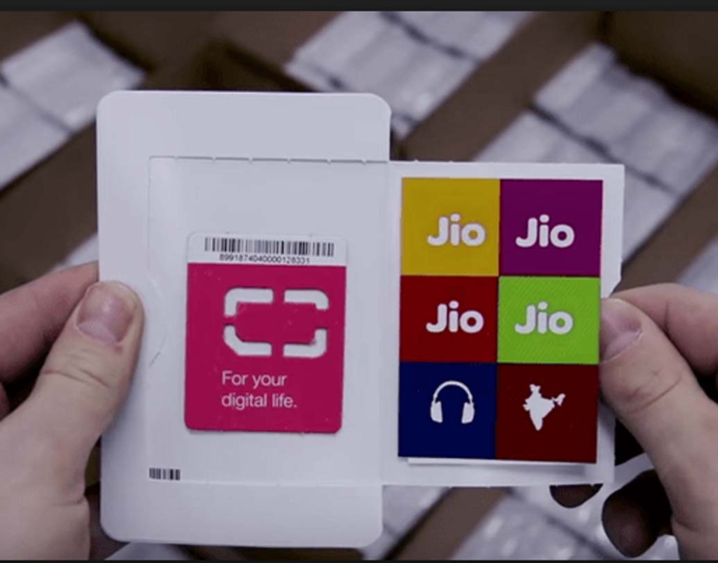 Yatra.com থেকে সব রাউন্ড ট্রিপ ডোমেস্টিক ফ্লাইটের টিকিটে মিলবে ১০০০ টাকার ছাড় এবং রিলায়্যান্স ট্রেন্ডে ১,৯৯৯ টাকার কেনাকাটায় গ্রাহকদের ৫০০ টাকা ছাড় দেওয়া হবে।