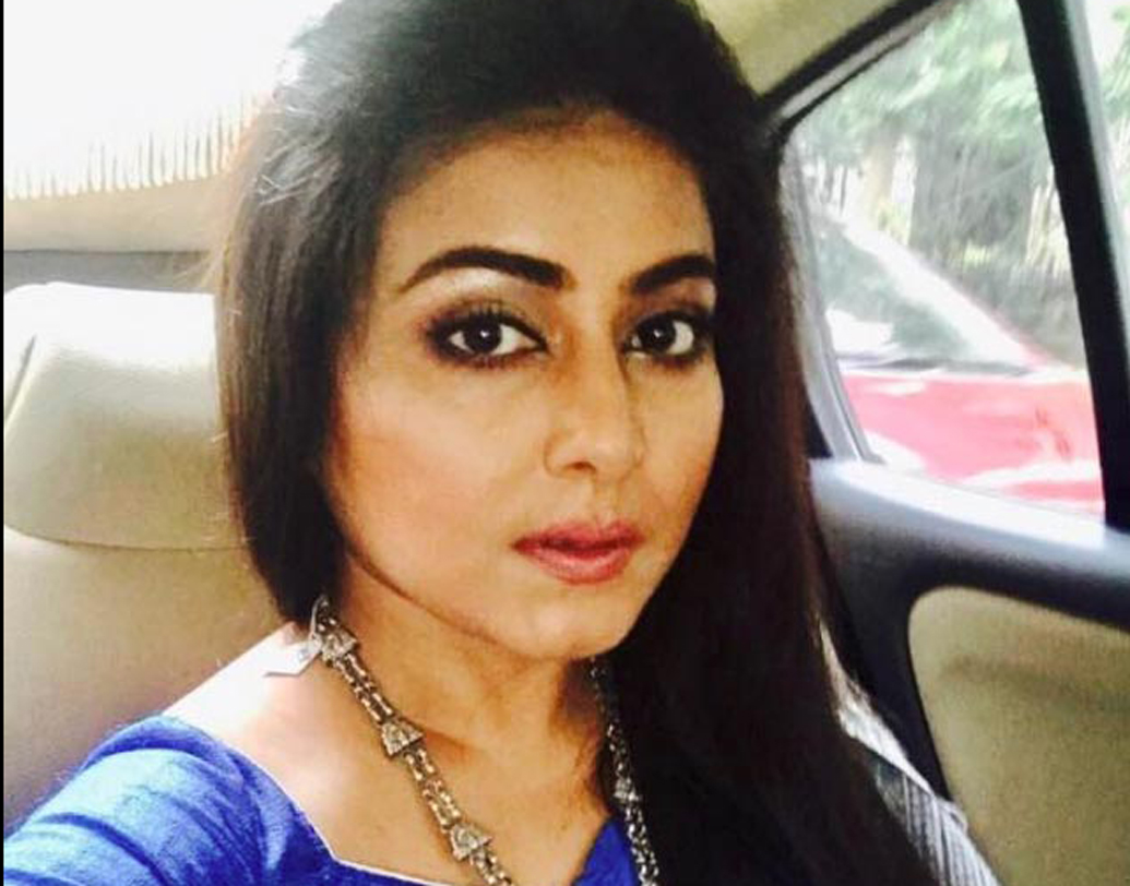 গার্গী রায়চৌধুরী: ফিল্ম ফেস্টিভ্যালে ভাল ছবি দেখার সুযোগ আর্টিস্টদের লুফে নেওয়া উচিত। দেখার চোখটা তৈরি করতে হবে। এই সুযোগটা কাজে লাগাতে না পারলে ক্ষতিটা নিজেদের। আমার কাছে চলচ্চিত্র উত্সব বরাবরই গ্রহণীয় এবং উপভোগ্য শিক্ষা। দেখুন, ভাল জিনিস খুব কম মানুষ নিতে পারেন। যাঁরা পারেন আমরা না হয় তাঁদের দিকেই তাকিয়ে থাকি।