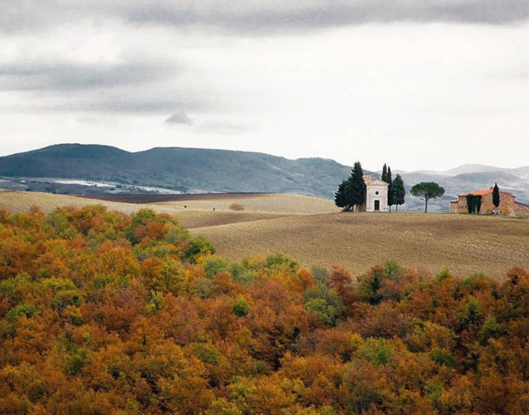 এর আগে ছবির মতো সুন্দর এই অঞ্চলকে ওয়েডিং ডেস্টিনেশান হিসেবে বেছে নিয়েছেন অনেক হলিউড তারকা।