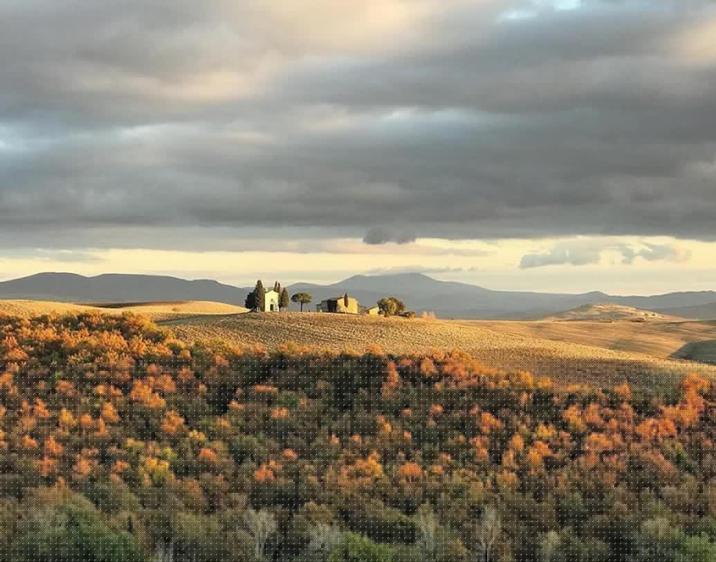 বিয়ের পর কিছুদিন ইতালিতে ছুটি কাটিয়ে এই জুটি দেশে ফিরবেন বলে শোনা যাচ্ছে।