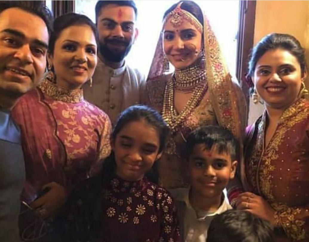 দেশে ফিরে আগামী ২১ ডিসেম্বর নয়া দিল্লিতে এবং ২৬ ডিসেম্বর মুম্বইয়ে গ্র্যান্ড রিসেপশনের আয়োজন করেছেন বিরুষ্কা। সেখানেই হাজির থাকবেন তারকা অতিথিরা।