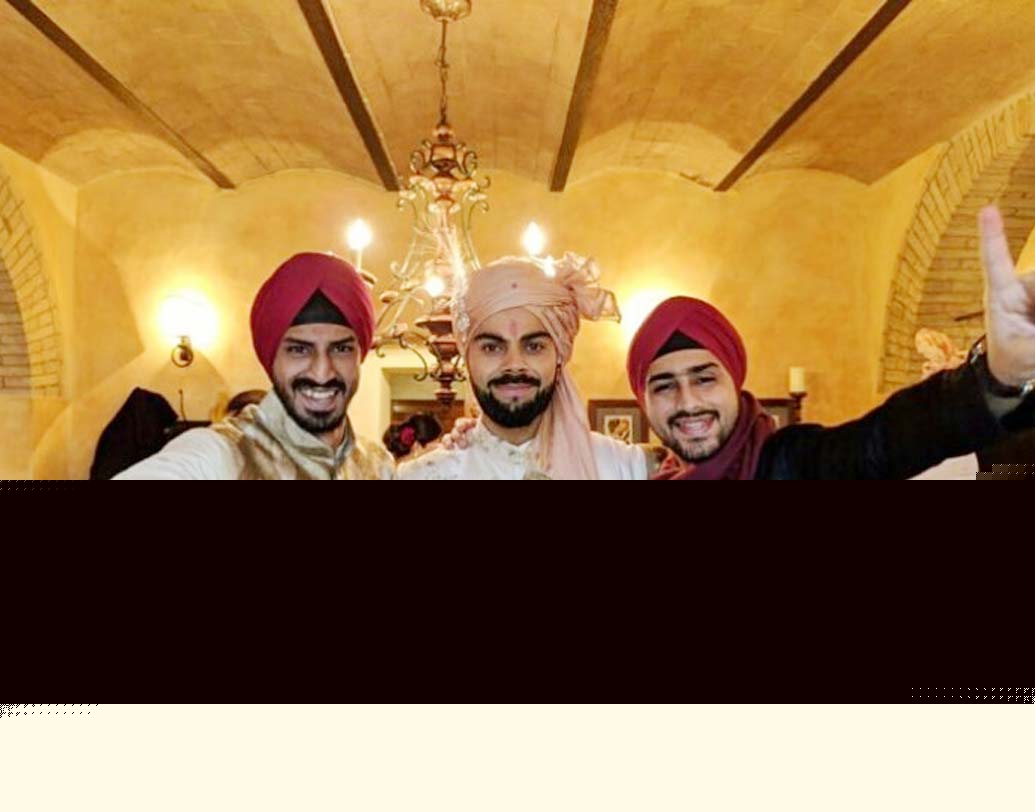 বরের বেশে বিরাটের ছবি পোস্ট করেছেন তাঁর দুই অভিন্ন হৃদয় বন্ধু।