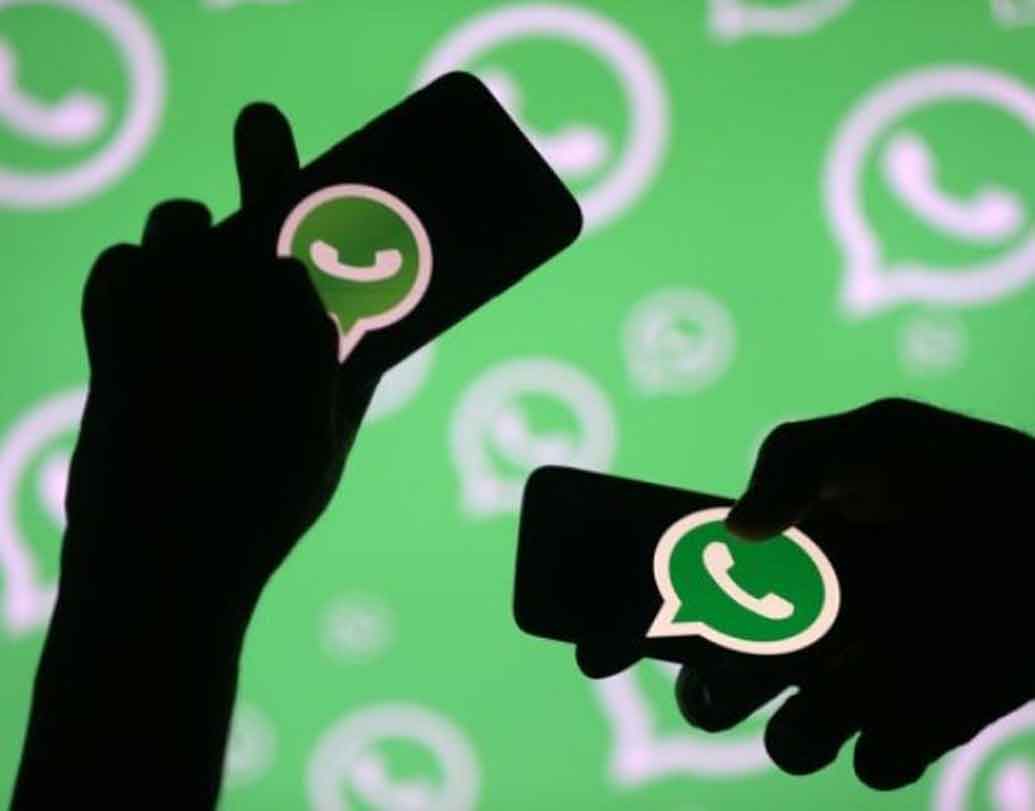 হোয়াটস্অ্যাপ গ্রুপের মধ্যেও ব্যাক্তিগতভাবে মেসেজ পাঠানো যাবে। অন্য সদস্যরা সেই বার্তা দেখতে পাবে না।