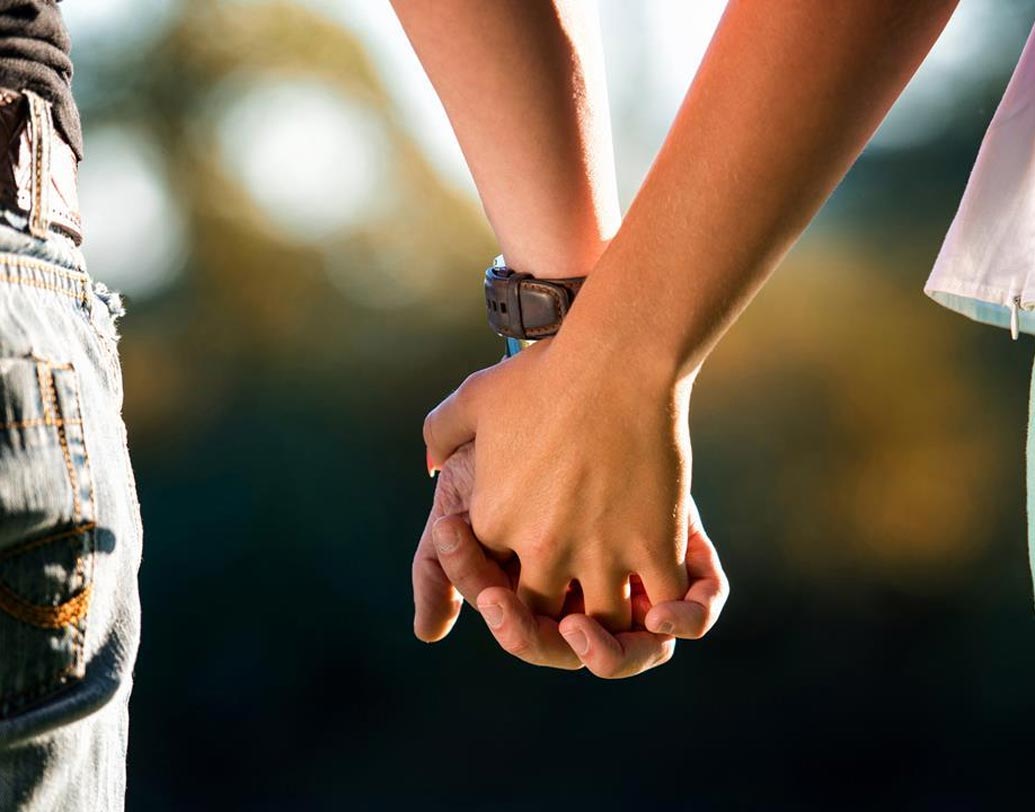 বিজ্ঞানীরা জানাচ্ছেন পিউবিক হেয়ারে ফেরোমন থাকে। যা একে অপরকে আকর্ষণ করে। বিকিন ওয়াক্স করলে ফেরোমনের ক্ষরণ কমে যায়।