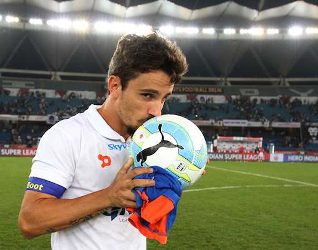 মার্সেলিনহো: দ্রুততম হ্যাটট্রিকের তালিকায় দ্বিতীয় স্থানে আছেন মার্সেলিনহো। ২৭ নভেম্বর ২০১৬-এ দিল্লি ডায়নামোজের জার্সি গায়ে ১৮ মিনিটে হ্যাটট্রিক সারেন মার্সেলিনহো। প্রতিপক্ষ ছিল এফসি গোয়া।