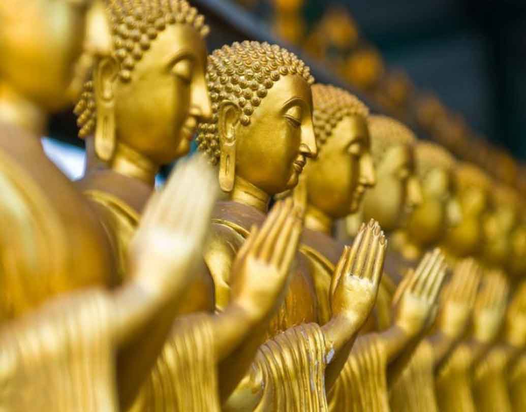 এপ্রিল:
২৮ ও ২৯ এপ্রিল শনি ও রবিবার। এরপর ৩০ এপ্রিল বুদ্ধ পূর্ণিমা এবং ১ মে শ্রম দিবস। টুক করে ঘুরে আসতে পারেন কাছে-পিঠে।