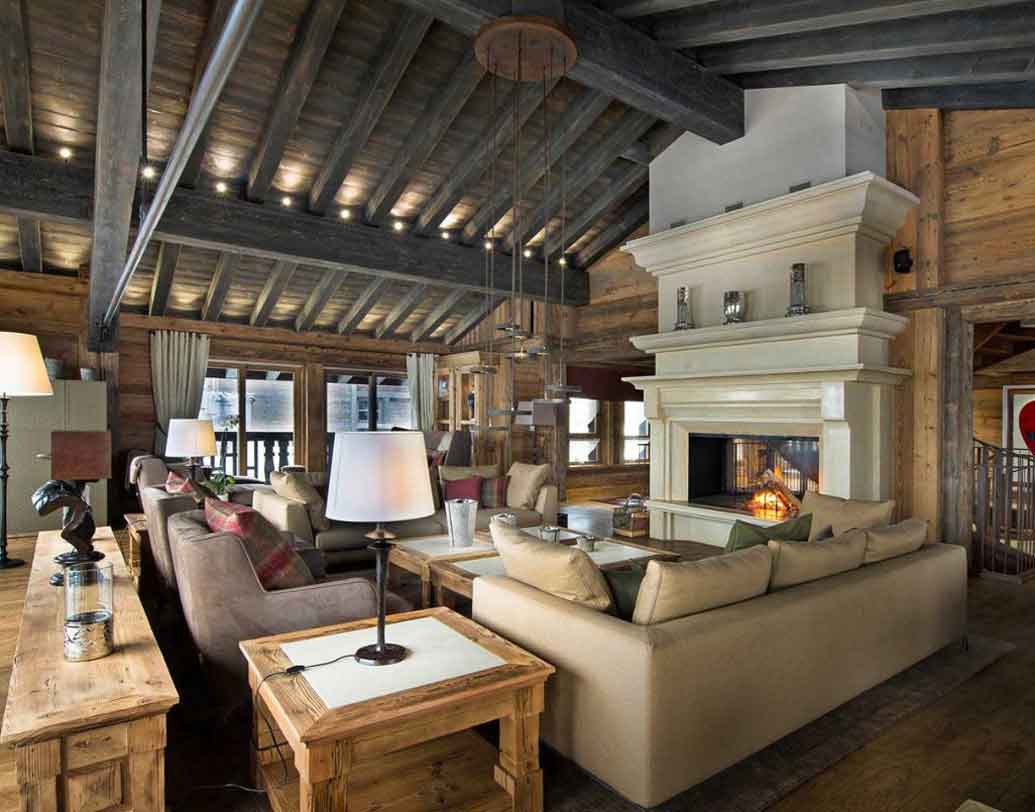 চালেট এডেলউইশ:
ফ্রান্সের এই সাততলা অভিজাত রিসর্টটির প্রতি সপ্তাহের ভাড়া প্রায় ১৪ লক্ষ ৫ হাজার ডলার।