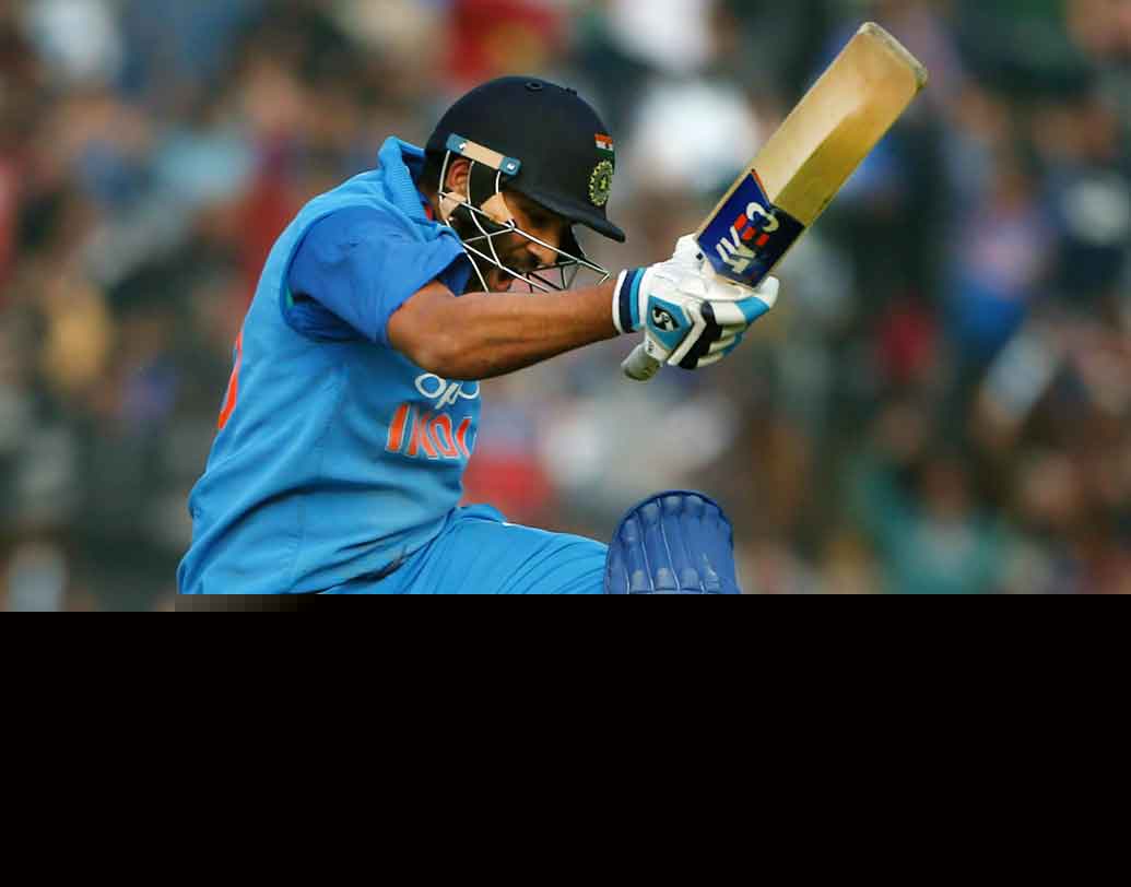 মোহালিতে রোহিতের শতরানটি আসে ১১৫ বলে।