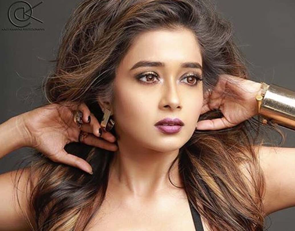 Entertainment News Tina Dutta Makes Headline For A Bold Photoshoot Dgtl Anandabazar