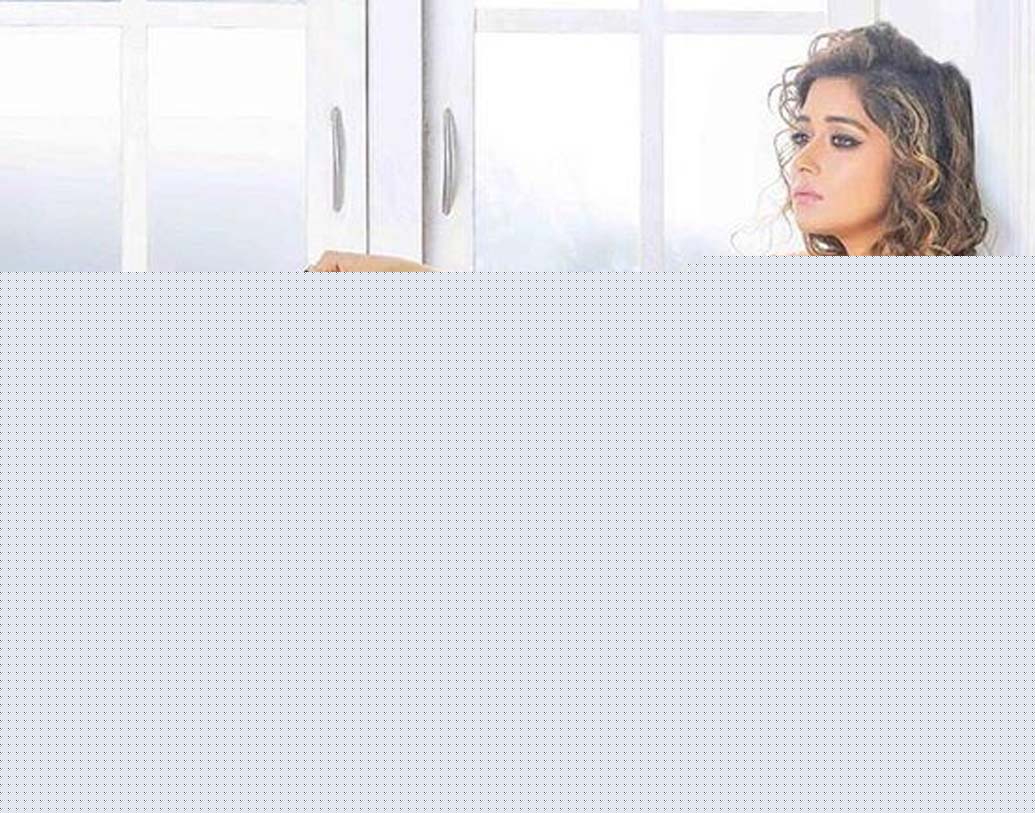 তার আগেই একটি বিশেষ ছবির জন্য শিরোনামে এসেছেন টিনা। তাঁর সঙ্গে কে ছিলেন জানেন?