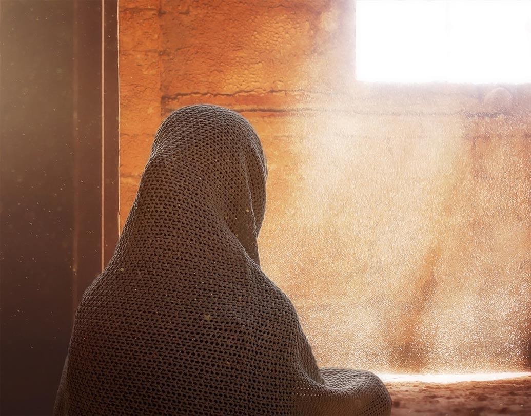 আপনি কি একা হয়ে যাওয়ার ভয় পান? গভীর সম্পর্কে থাকলে অনেক সময়ই বন্ধু, পরিবারের সঙ্গে কিছু দূরত্ব তৈরি হয়। সেই মানুষটা জীবনের অনেকটা জুড়ে থাকে। সম্পর্ক ভেঙে গেলে একা হয়ে যাওয়ার ভয় আপনাকে বেরিয়ে আসতে দিচ্ছে না?