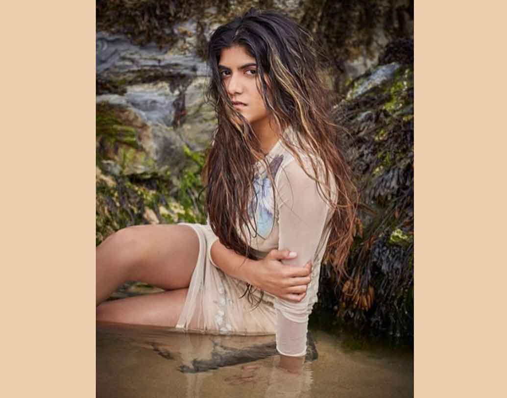 তাঁর কোম্পানির নাম স্বতন্ত্র মাইক্রোফিনান্স। তবে পূর্বসূরীদের মতো শুধু ব্যবসায় মন দিয়েই ক্ষান্ত থাকেননি তিনি।