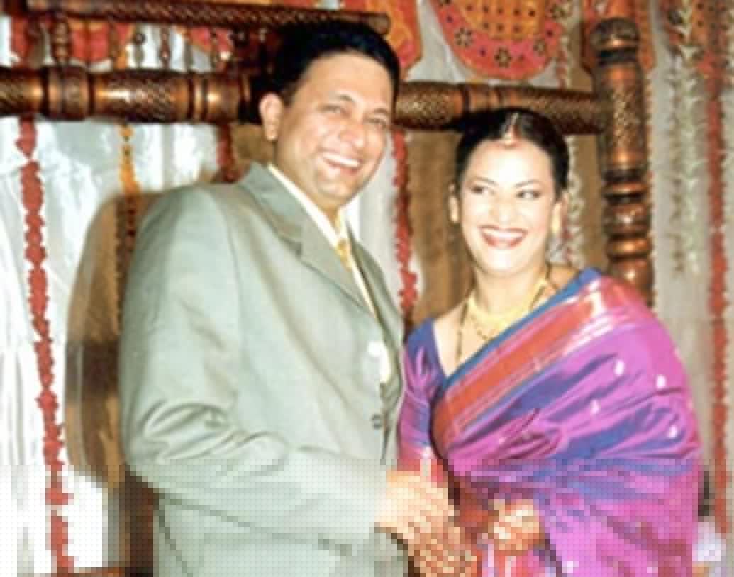 রিঙ্কু ধবন-কিরণ কর্মকার: জনপ্রিয় ধারাবাহিক ‘কহানি ঘর ঘর কি’-র সেটে আলাপ রিঙ্কু এবং কিরণের। সেখান থেকে প্রেম এবং বিয়ে। চলতি বছরেই দীর্ঘ ১৫ বছরের দাম্পত্যে ইতি হয়েছে যুগলের। এখন তাঁরা আলাদা থাকেন।