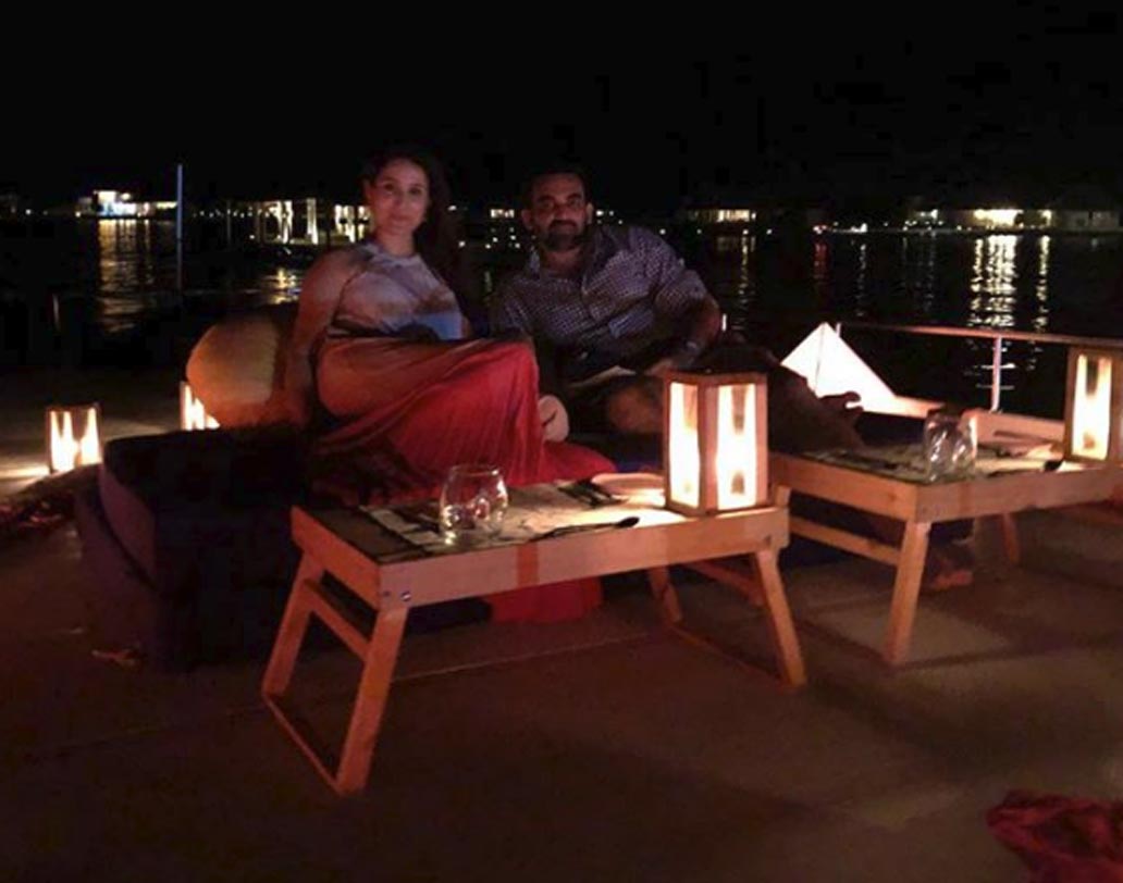 ইনস্টাগ্রামে নিজেদের হনিমুনের ছবি শেয়ার করেছেন বলি অভিনেত্রী সাগরিকা ঘাটগে।