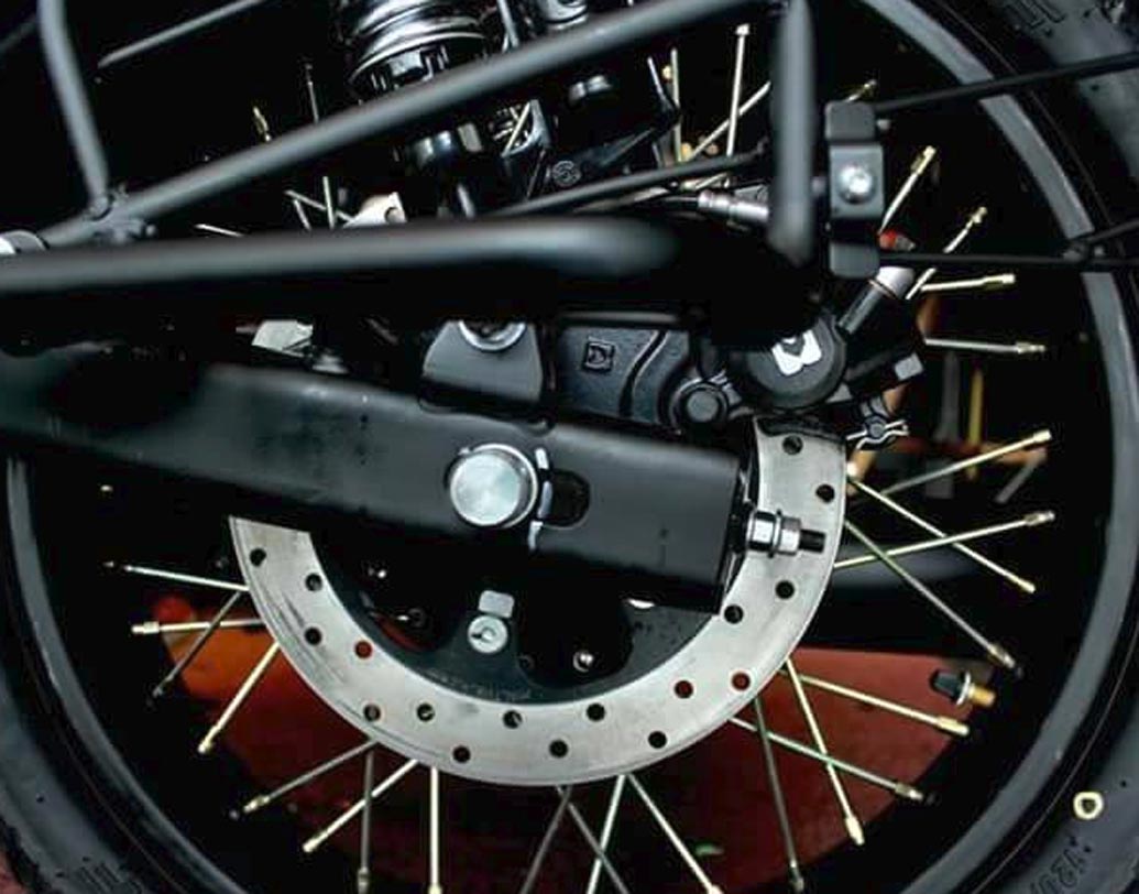 ফার্স্ট কাম ফার্স্ট ভিত্তিতে বাইকগুলো বিক্রি হয়। অনলাইনে বুকিংয়ের জন্য ক্রেতাদের ১৫ হাজার টাকা দিতে হয়েছে। গাড়িটি যখন মালিকের হাতে তুলে দেওয়া হবে, তখন বাকি টাকাটা শোধ করে দিতে হবে।