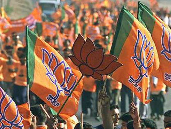 Group clash between BJP party members in Ranaghat