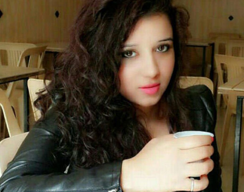 প্রার্থী তালিকায় তাঁর নাম প্রকাশ্যে আসার পর থেকেই নানা মহলে তাঁকে নিয়ে শুরু হয়েছে নানা আলোচনা। কে এই শ্বেতা?