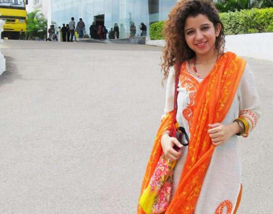 আমদাবাদ থেকে স্কুলের পাঠ চুকিয়ে লন্ডন ইউনিভার্সিটি অব ওয়েস্টমিনস্টার থেকে স্নাতকোত্তর করেন শ্বেতা।