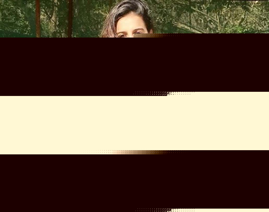 বেনাফসা সুনাওয়ালার এই ছবিগুলি কিন্তু নজর কেড়েছে নেটিজেনদের। বিকিনি ফোটোশুট এক কথায় ভাইরাল।