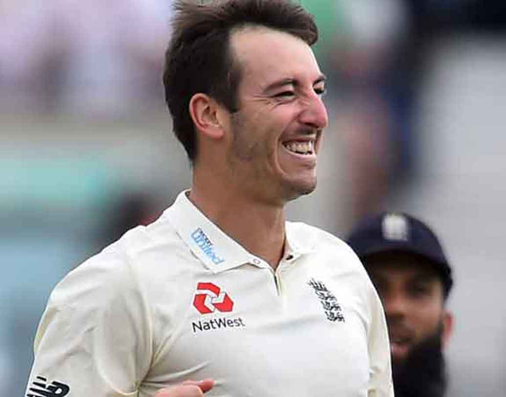 টবি রোনাল্ড-জোনস: অভিষেক টেস্টেই ৮ উইকেট নেওয়ার নজির গড়েন টবি। বিগত ৫০ বছরে ইংল্যান্ডের হয়ে এই নজির কেউ গড়তে পারেননি। অ্যান্ডারসন-ব্রডদের পর টবিকেই ইংল্যান্ড পেস লাইন আপের অন্যতম কাণ্ডারী মনে করছে ক্রিকেট বিশ্ব।