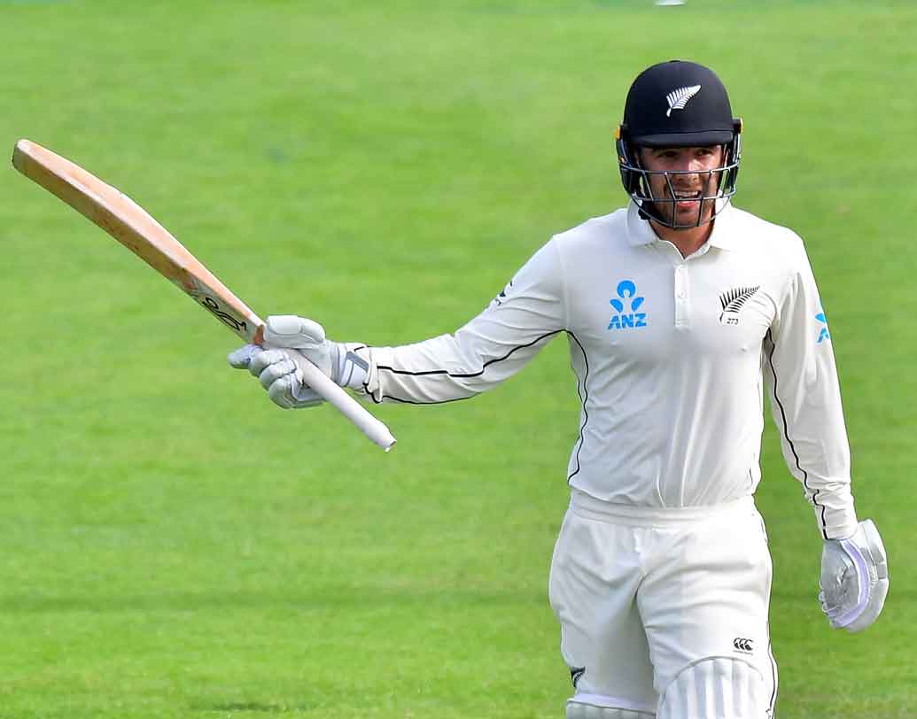 টম ব্লানডেল: এই বছরই ওয়েস্ট ইন্ডিজের বিরুদ্ধে ওয়েলিংটনে টেস্ট অভিষেক হয় টমের। প্রথম কিউই উইকেটরক্ষক হিসেবে অভিষেক ম্যাচে শতরান করেছেন টম।