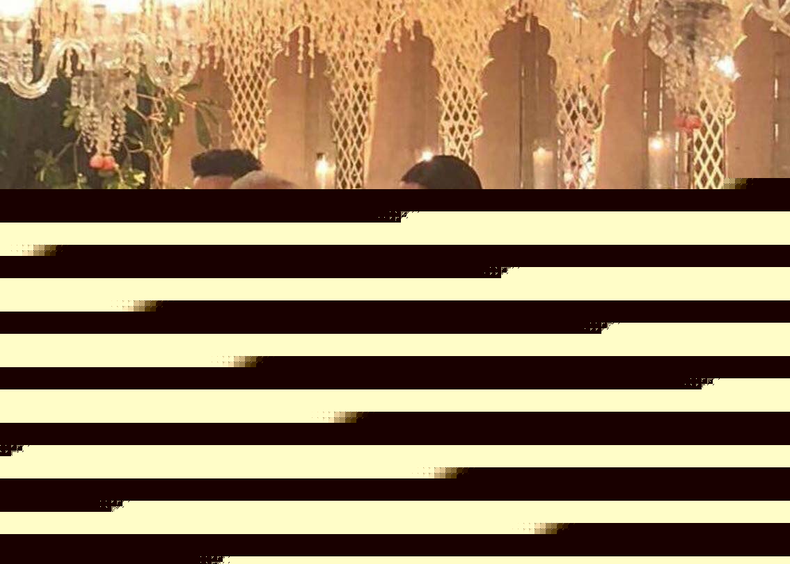 বিরুষ্কার আমন্ত্রণে নবদম্পতিকে শুভেচ্ছা জানাতে হাজির প্রধানমন্ত্রী নরেন্দ্র মোদী। গত বুধবার প্রধানমন্ত্রী নরেন্দ্র মোদীকে গিয়ে আমন্ত্রণ জানিয়ে আসেন এই জুটি।