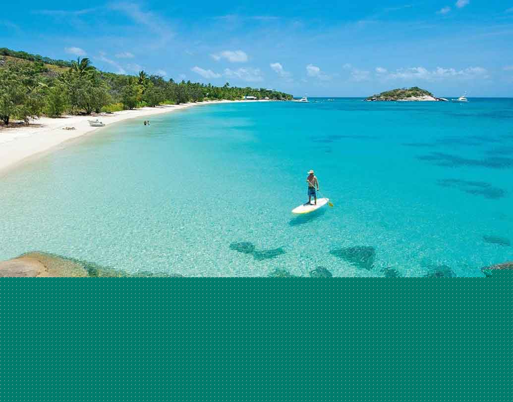 দ্য গ্রেট বেরিয়ার রিফ-অস্ট্রেলিয়া: ৩ লক্ষ ৩৩ হাজার ৪০০ বর্গ কিলোমিটার এলাকা জুড়ে অবস্থিত পৃথিবীর বৃহত্তম কোরাল রিফ এটি। বিরল প্রজাতির অসংখ্য প্রাণীর বাস এখানে। কিন্তু বিশ্ব-উষ্ণায়নের ছোঁয়ায় ক্ষতিগ্রস্থ হচ্ছে এই এলাকা। প্রকৃতিবিদদের মতে, ১০০ বছর পর আর হয়তো দেখাই যাবে না প্রকৃতির এই আশ্চর্য সৃষ্টিটি।