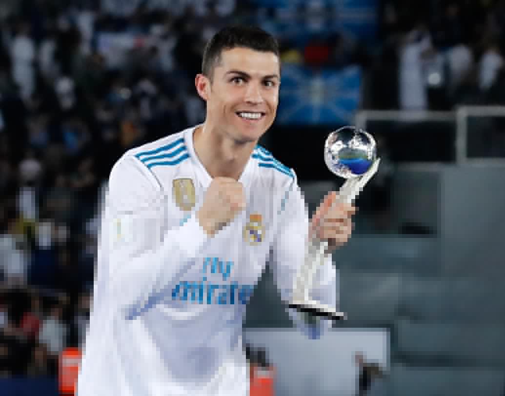 সর্বোচ্চ আয়ের ক্রীড়াবিদের তালিকার এক নম্বরে আছেন ক্রিস্টিয়ানো রোনাল্ডো। রোনাল্ডোর বার্ষিক আয় ৫৯৫ কোটি ৪৭ লক্ষ ২০ হাজার টাকা(৯৩মিলিয়ন মার্কিন ডলার)।