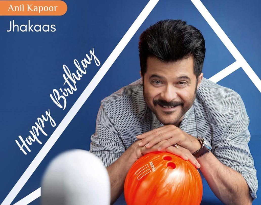 অভিনেতা রীতেশ দেশমুখও টুইটারে শুভেচ্ছা জানিয়েছেন অনিলকে। লিখেছেন, ‘৮০, ৯০, ০০ বা ১০, এই মানুষটি এক রকম দেখতে। … তাঁর এনার্জি নতুন প্রজন্মকে লজ্জায় ফেলে দেয়। সবচেয়ে ইয়ং ব্যক্তিটিকে জন্মদিনের শুভেচ্ছা।’