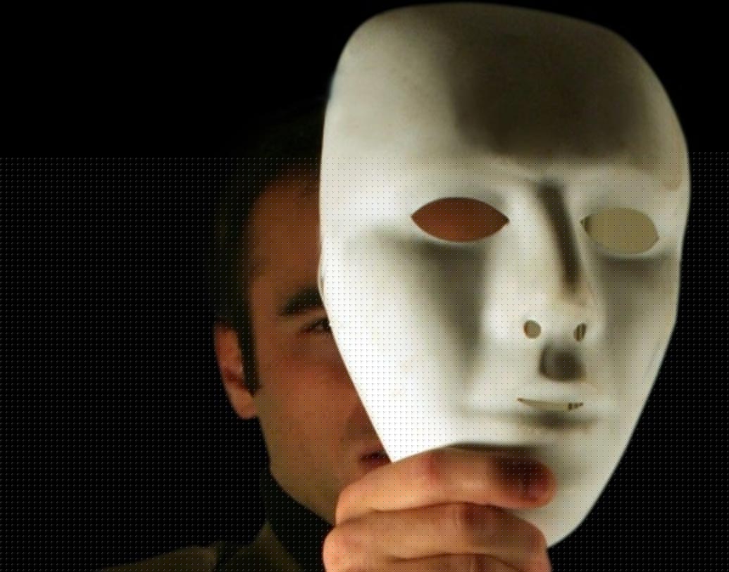 যে কোনও সম্পর্কেই দ্বন্দ্ব, দোটানা, অনিশ্চয়তা থাকা স্বাভাবিক। একে অপরকে সময় দেওয়া, একে অপরের অনিশ্চয়তা বোঝা প্রয়োজন। অবশ্যই আপনার অনিশ্চয়তা বোঝার চেষ্টা করুন। কিন্তু যদি উল্টোদিকে সঙ্গী আপনার অনিশ্চয়তা না বোঝেন তা হলে তা তঞ্চকতা।