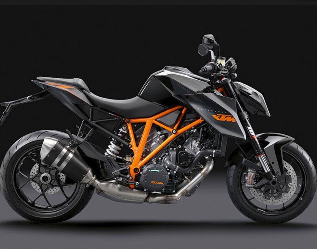 কেটিএম ২৫০ ডুক: ২০১৭-এর গোড়ায় বাজারে লঞ্চ করে ২৪৯ সিসি-র এই বাইকটি। বাইকটির সর্বোচ্চ গতি ঘণ্টায় প্রায় ১৫০ কিলোমিটার। ৬ গিয়ার বিশিষ্ট সিঙ্গল সিলিন্ডার ইঞ্জিনের এই বাইকটির দাম প্রায় ১ লক্ষ ৭৯ হাজার টাকা।