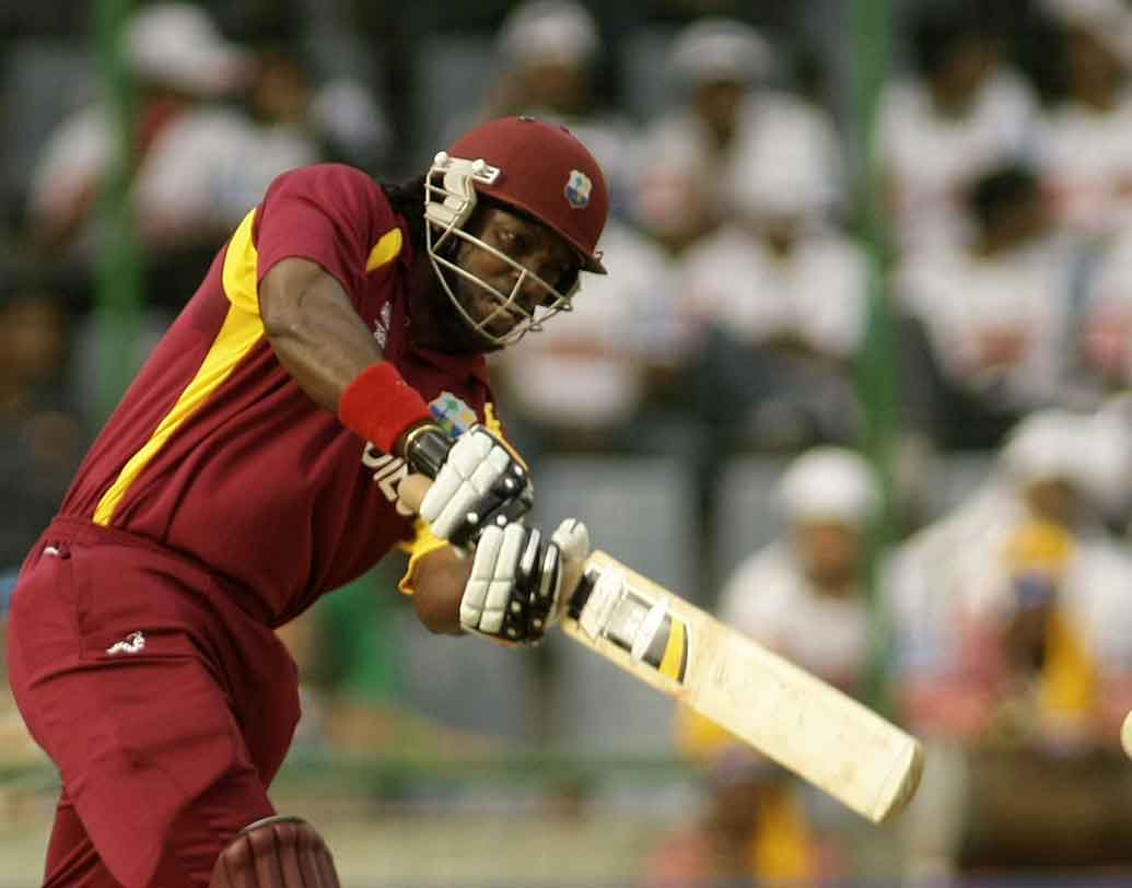 এক ইনিংস সর্বোচ্চ অতিরিক্ত দেওয়ার রেকর্ড রয়েছে ওয়েস্ট ইন্ডিজ-দক্ষিণ আফ্রিকা ম্যাচে। ২০০৭ বিশ্বকাপের প্রথম ম্যাচে দুই দল মিলিয়ে মোট ৪৫ অতিরিক্ত রান দেয়।