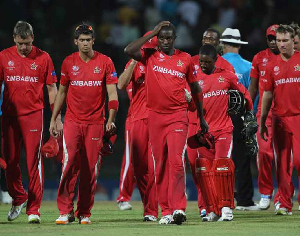 এক ইনিংসে সবচেয়ে বেশি শূন্য করার রেকর্ডটিও জিম্বাবোয়ের দখলে। ওয়েস্ট ইন্ডিজের বিরুদ্ধে একটি ম্যাচে জিম্বাবোয়ের মোট ছ’জন ক্রিকেটার কোনও রান না করেই আউট হন।