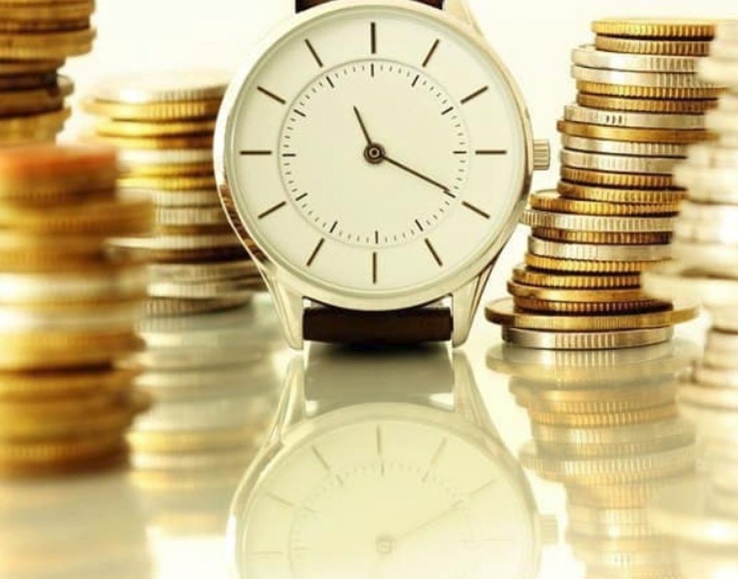 ১ থেকে ৫ বছরের মেয়াদি জমার ক্ষেত্রে বিভিন্ন প্রকল্পে এখন সুদের হার ৬.৮ থেকে ৭.৬ শতাংশের মধ্যে। এখন তা কমে ৬.৬ থেকে ৭.৪ শতাংশ হতে চলেছে।