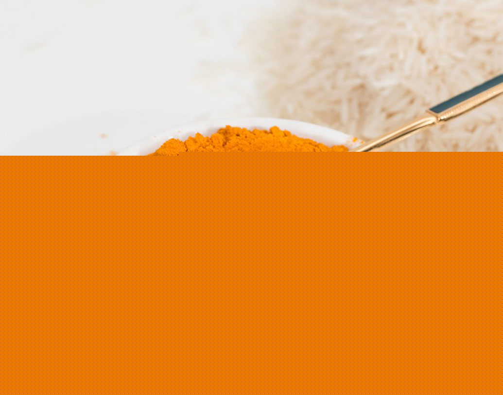 হলুদ গুঁড়োতে কৃত্রিম রং:  বিশুদ্ধ আর ভেজাল হলুদের ফারাক বুঝতে এক গ্লাস জলের মধ্যে এক চামচ হলুদ গুঁড়ো ফেলে দিন। বিশুদ্ধ হলে জলের রং হালকা হলুদ হয়ে যাবে, আর ভেজাল মেশানো থাকলে পুরো জলটাই গাঢ় হলুদ রঙের হয়ে যাবে।