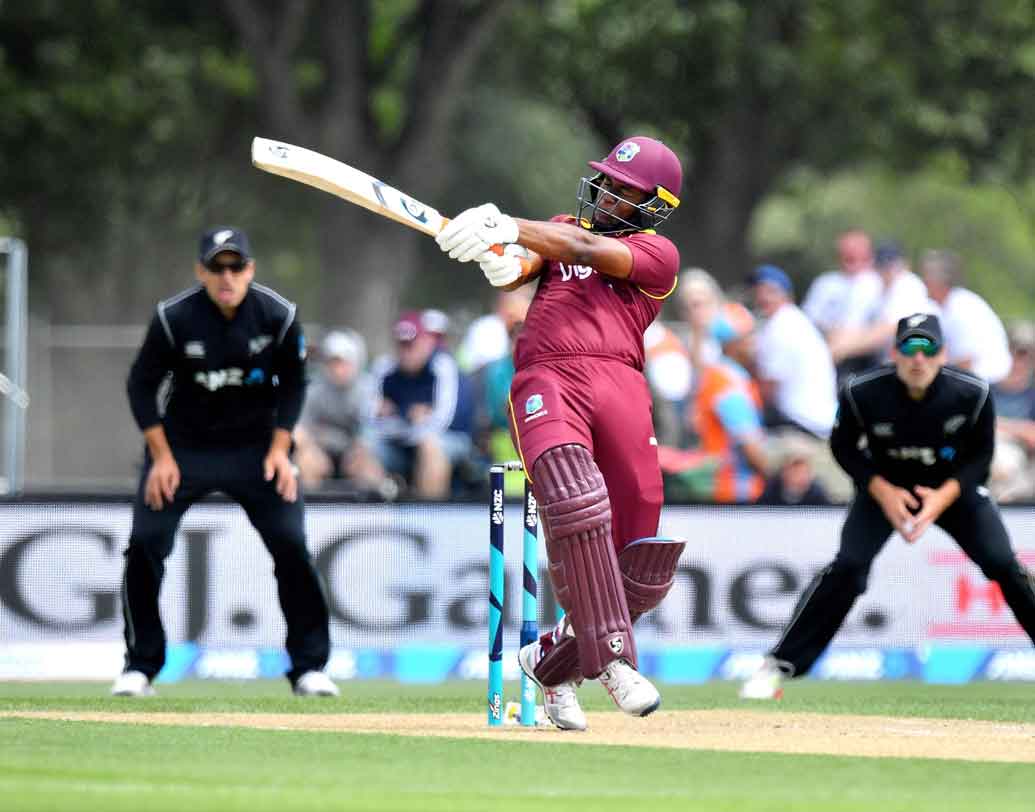 এভিন লুইস: লন্ডনে সেপ্টেম্বরের সেই ম্যাচে ইংল্যান্ডের বিরুদ্ধে ১৩০ বলে ১৭৬ রানের ইনিংস খেলেন লুইস। ডাকওয়ার্থ-লুইস নিয়মে অবশ্য ম্যাচ হারতে হয় ওয়েস্ট ইন্ডিজকে।