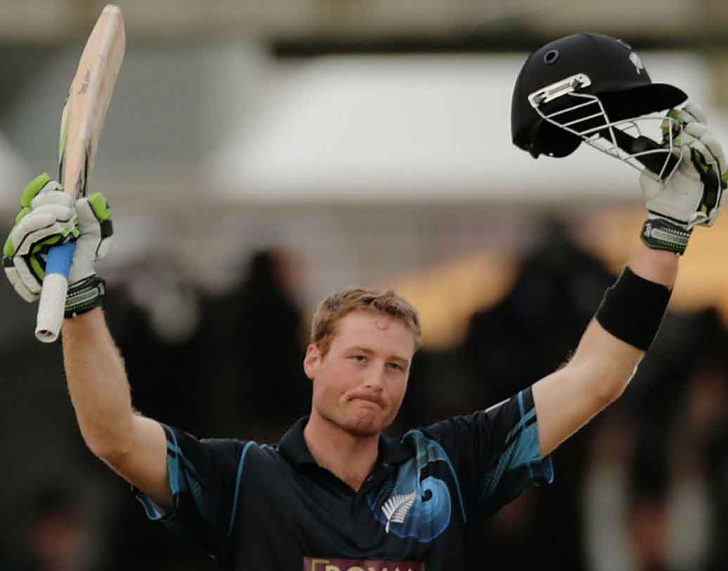 মার্টিন গাপ্তিল: ১ মার্চ হ্যামিল্টনের সেই ম্যাচে ১৩৮ বলে অপরাজিত ১৮০ রানের ইনিংস খেলেন কিউয়ি ডানহাতি ওপেনার। ইনিংসে ছিল ১১টি ছক্কা।